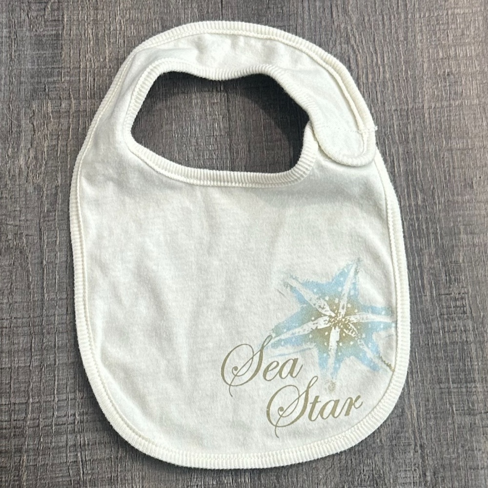 💞 New Gender Neutral Infant & Baby Reversible Organic Cotton “Sea Star” Baby Bib